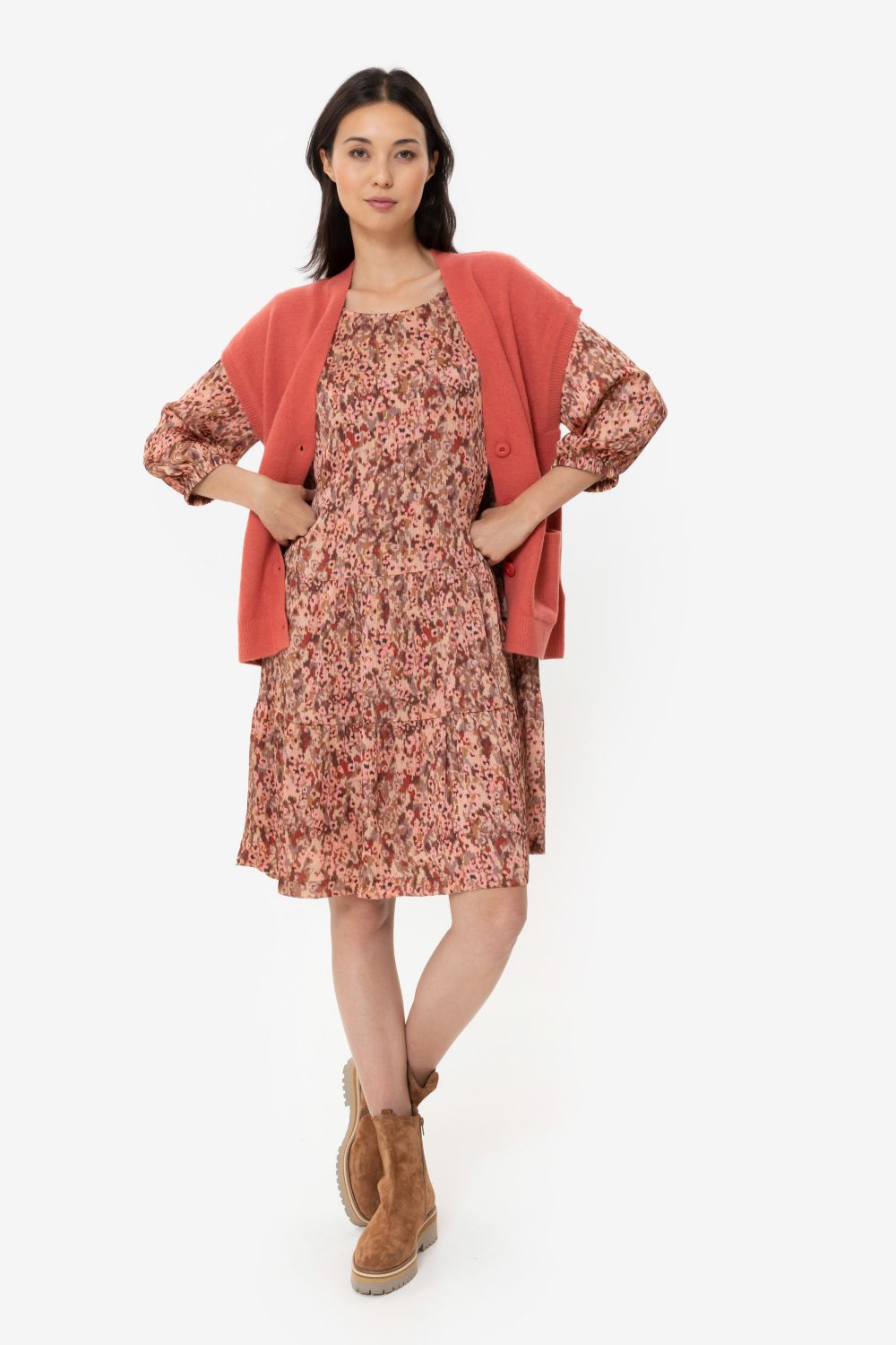Cardigan rose foncé, look débardeur