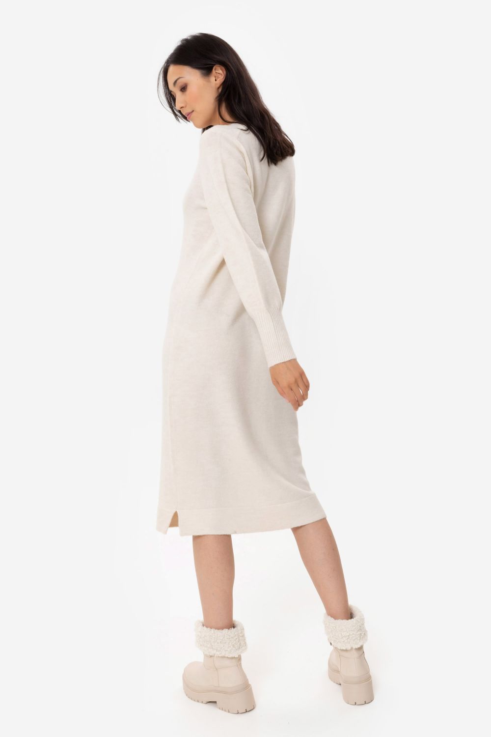 Robe pullover beige, à col V et fente