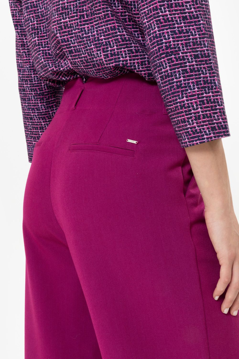 Pantalon violet, coupe droite, à jambes longues et amples