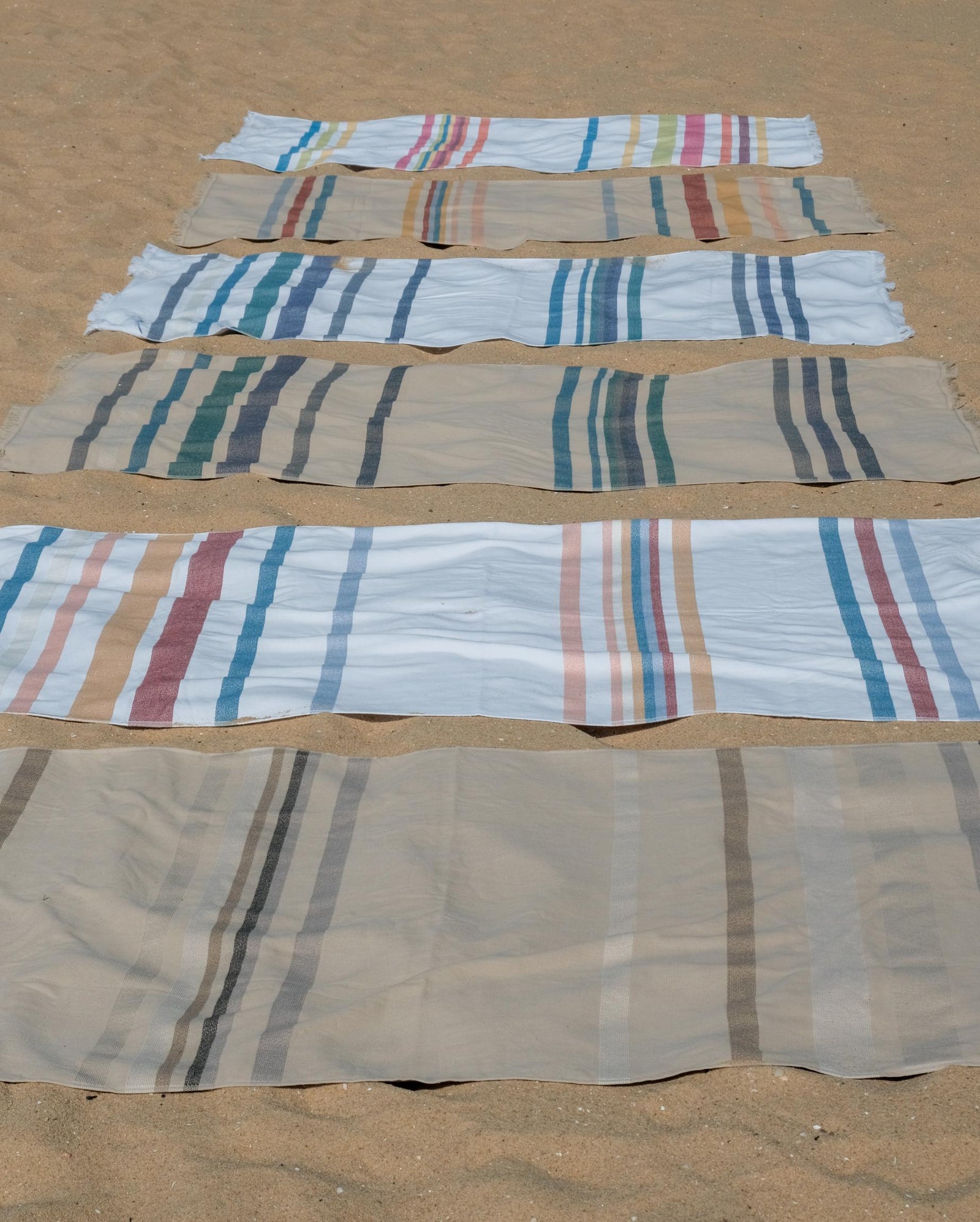 Mia Zia - Linge de Plage Haut de Gamme – Serviette Fouta – Le Thème “Tichka” fond Ficelle