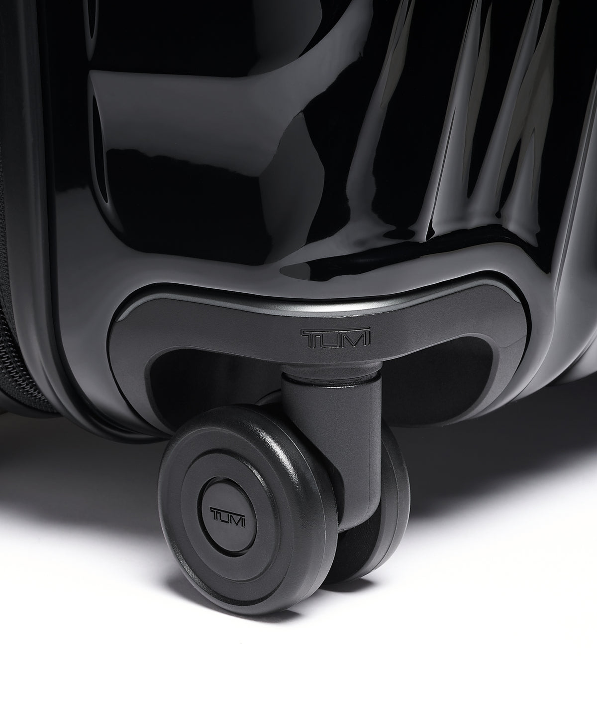 19 Degree - Short Trip Expandable 4 Wheeled Packing Case - Black