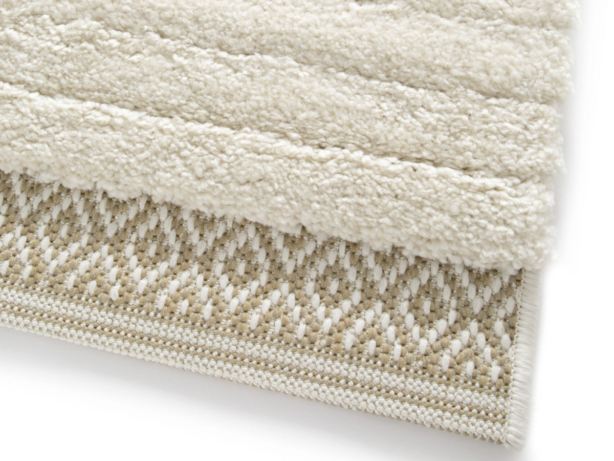 Tapis poils ras NUBIO motif graphique - Beige