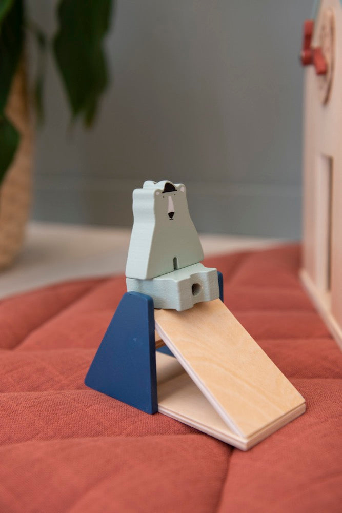 Houten school met accessoires