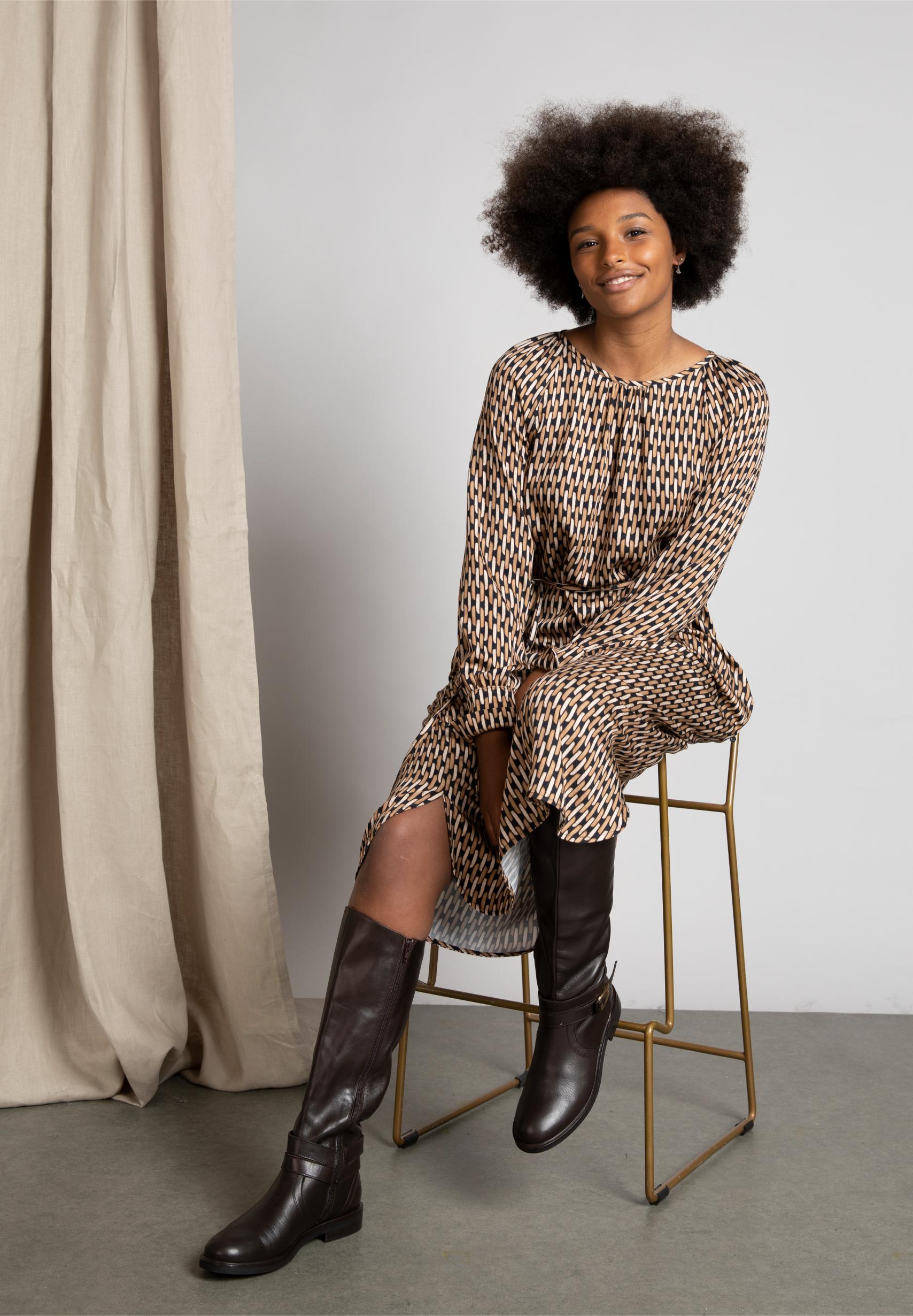 Loose Viscose Dress In Brown - Marron