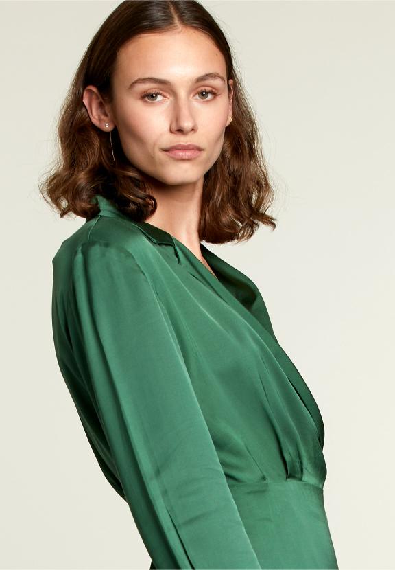 Robe verte à col en V - W