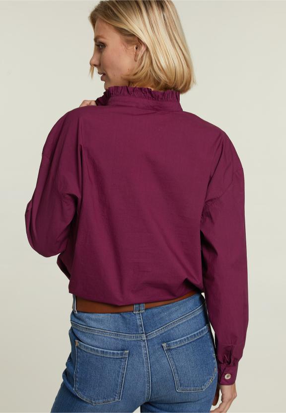 Blouse violette avec col à volants - W