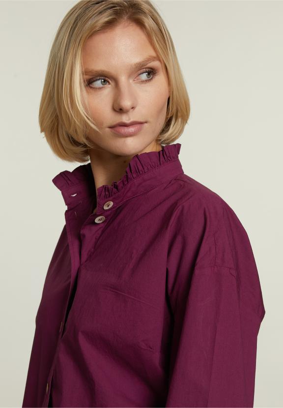 Blouse violette avec col à volants - W