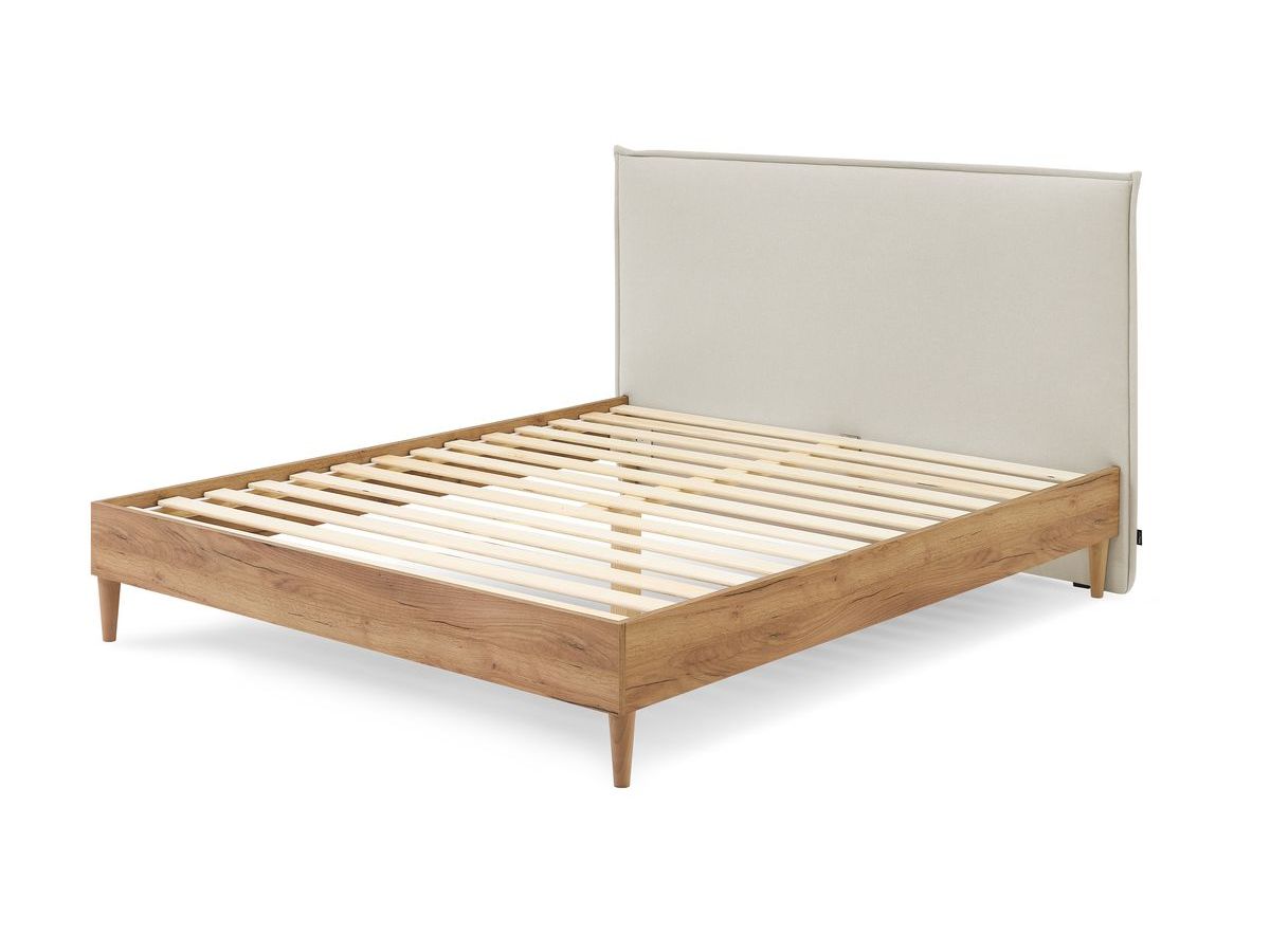 Lit CARA avec lattes massives pieds en bois naturel