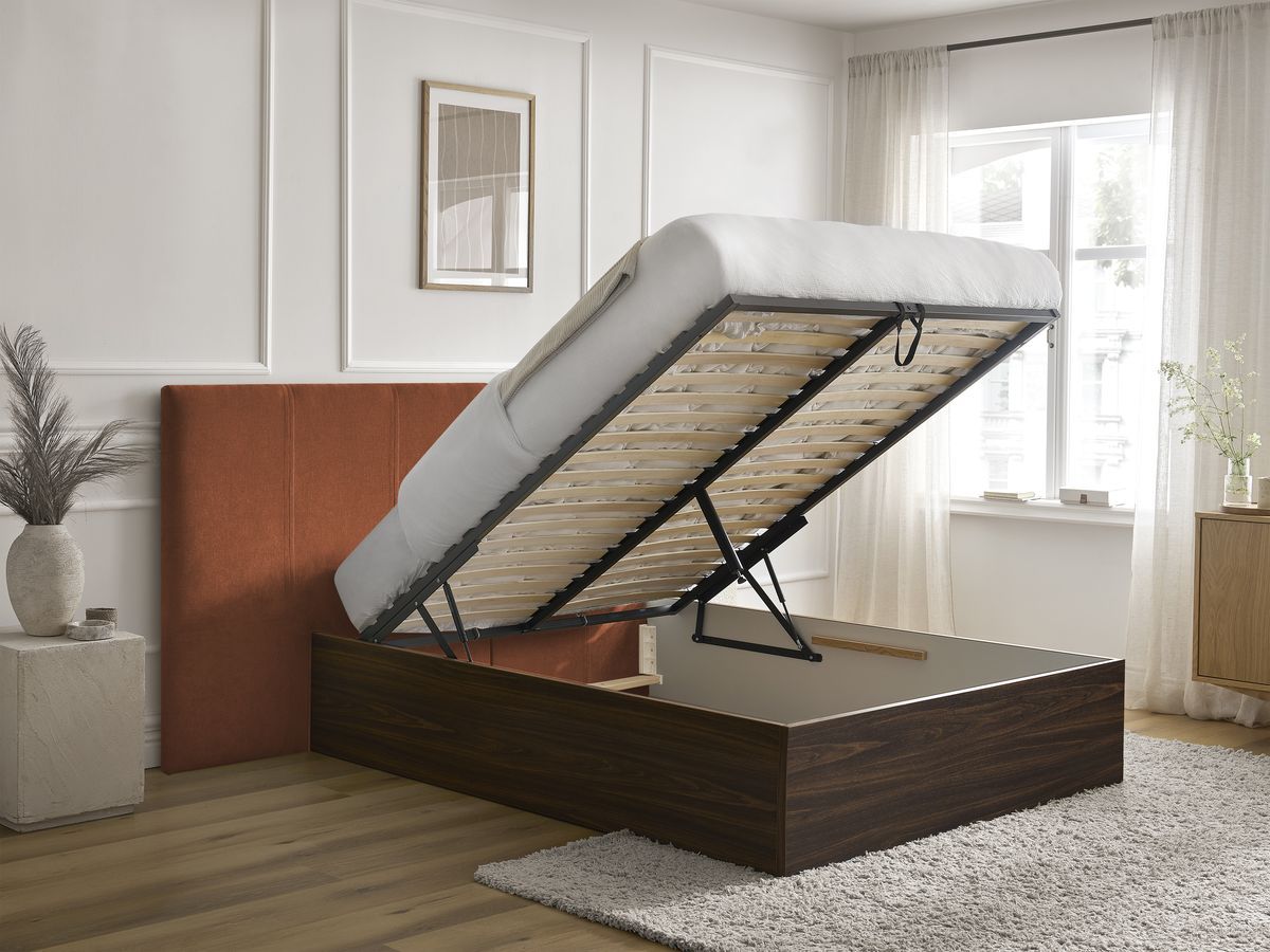 Lit coffre ALTIRA en bois foncé et tissu texturé