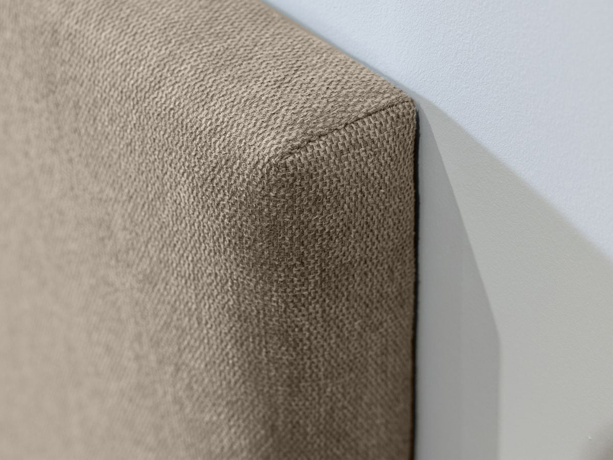 Lit coffre BLANDINE tissu texturé avec tablettes chevets