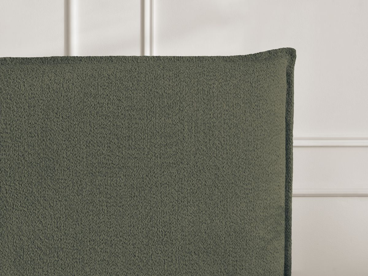 Lit IMERI tissu bouclette avec lattes massives
