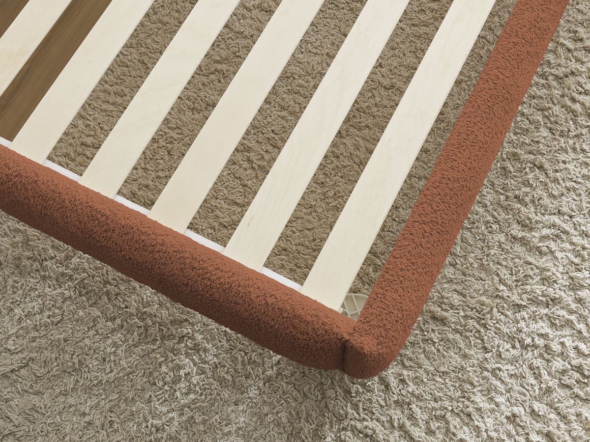 Lit IMERI tissu bouclette avec lattes massives