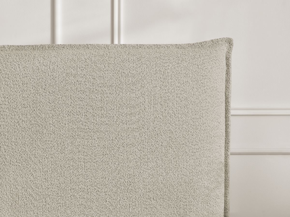 Lit IMERI tissu bouclette avec lattes massives