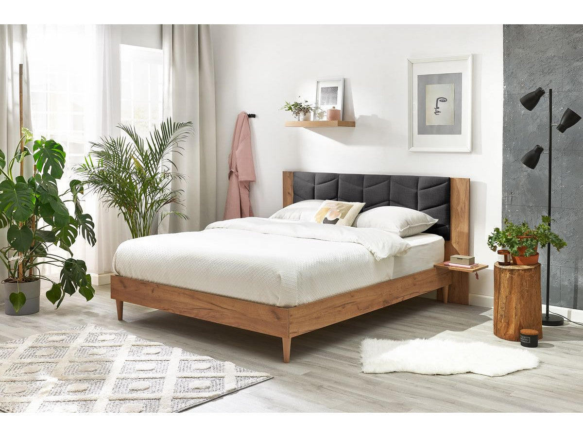 Lit LEONA avec lattes massives pieds en bois naturel