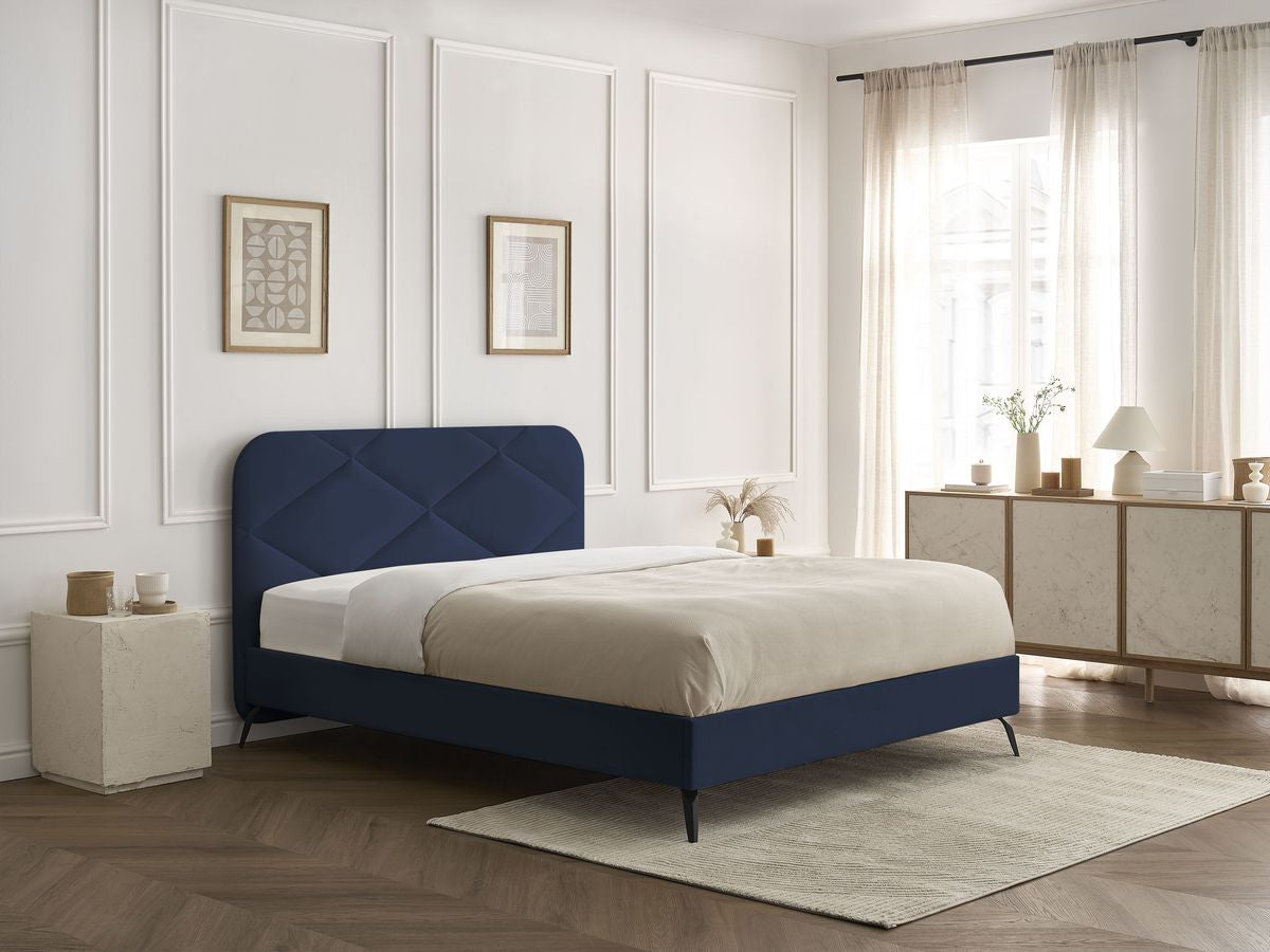 Lit PRUNE avec lattes massives tissu velours