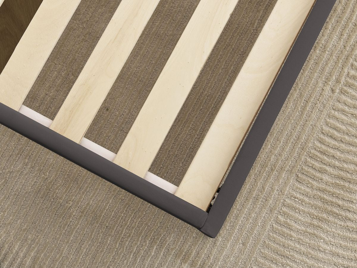 Lit PRUNE avec lattes massives tissu velours