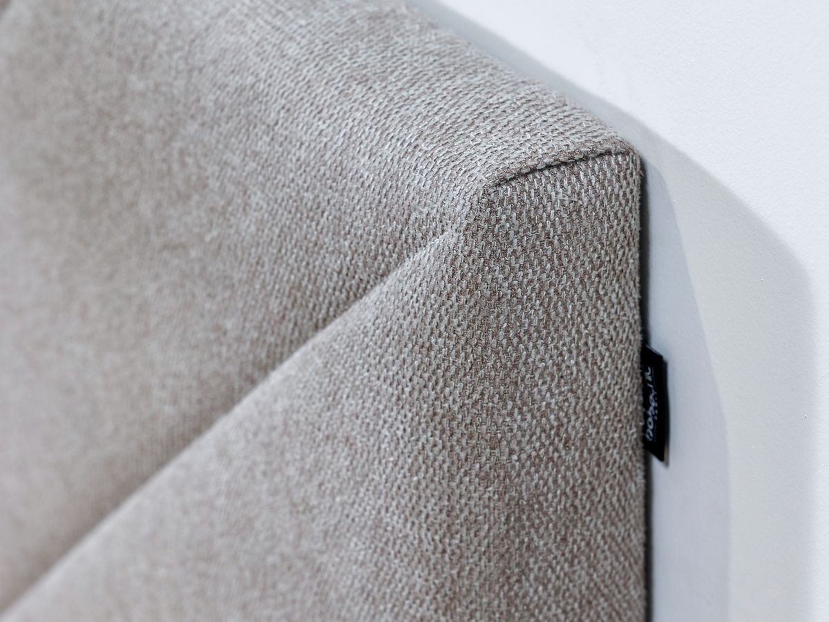 Lit ROMANE avec lattes massives tissu texturé