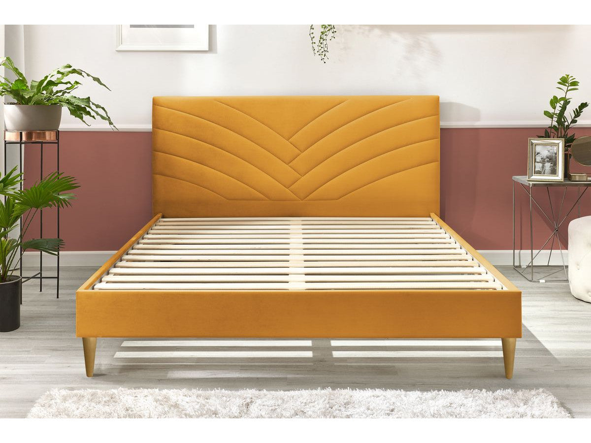 Lit VELVET avec lattes massives pieds en bois naturel