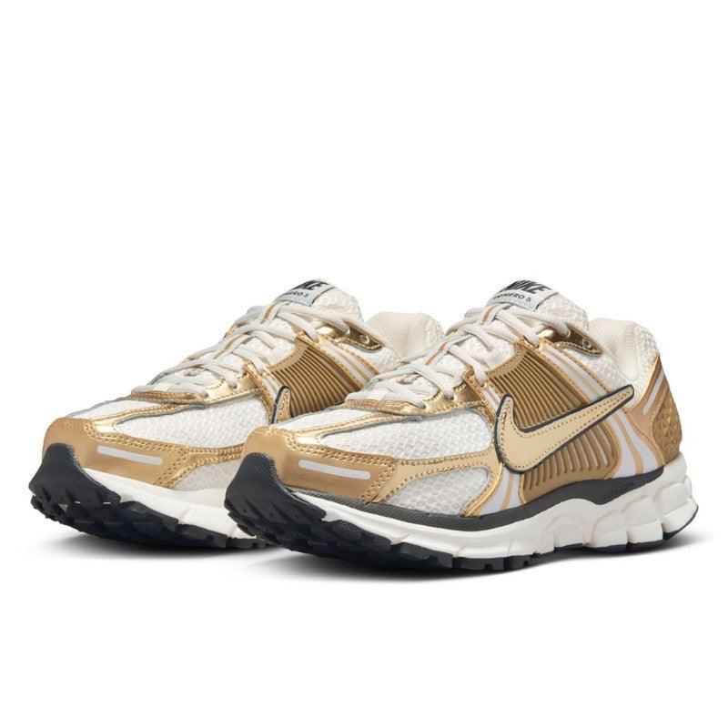 Nike - Nike Zoom Vomero 5 Metallic Gold (W) - Photon Dust/Metallic Gold-Gridiron-Sail