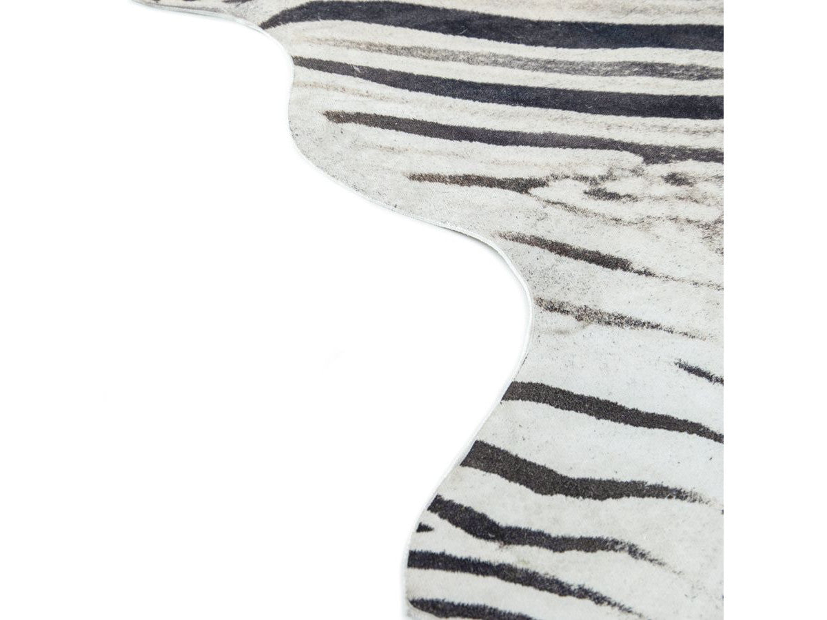 Tapis effet peau de bête ZELIE motif zèbre