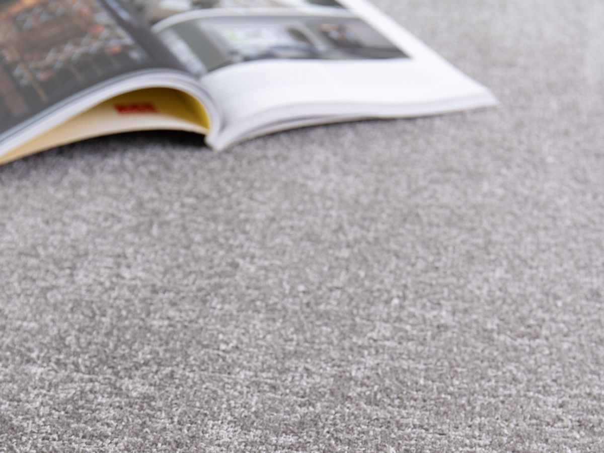 Tapis poil ras MAUREEN uni - Gris foncé