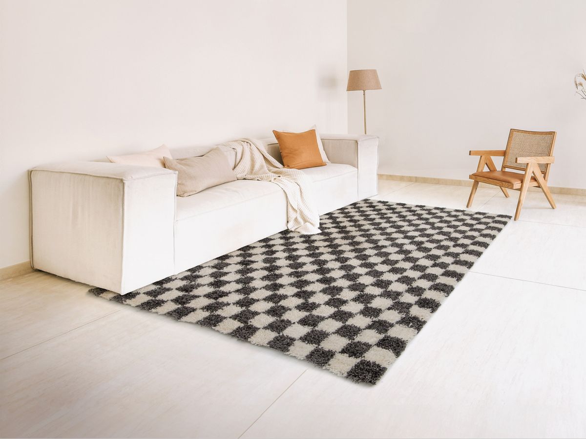 Tapis poils longs DAMIEN motifs damier - Noir