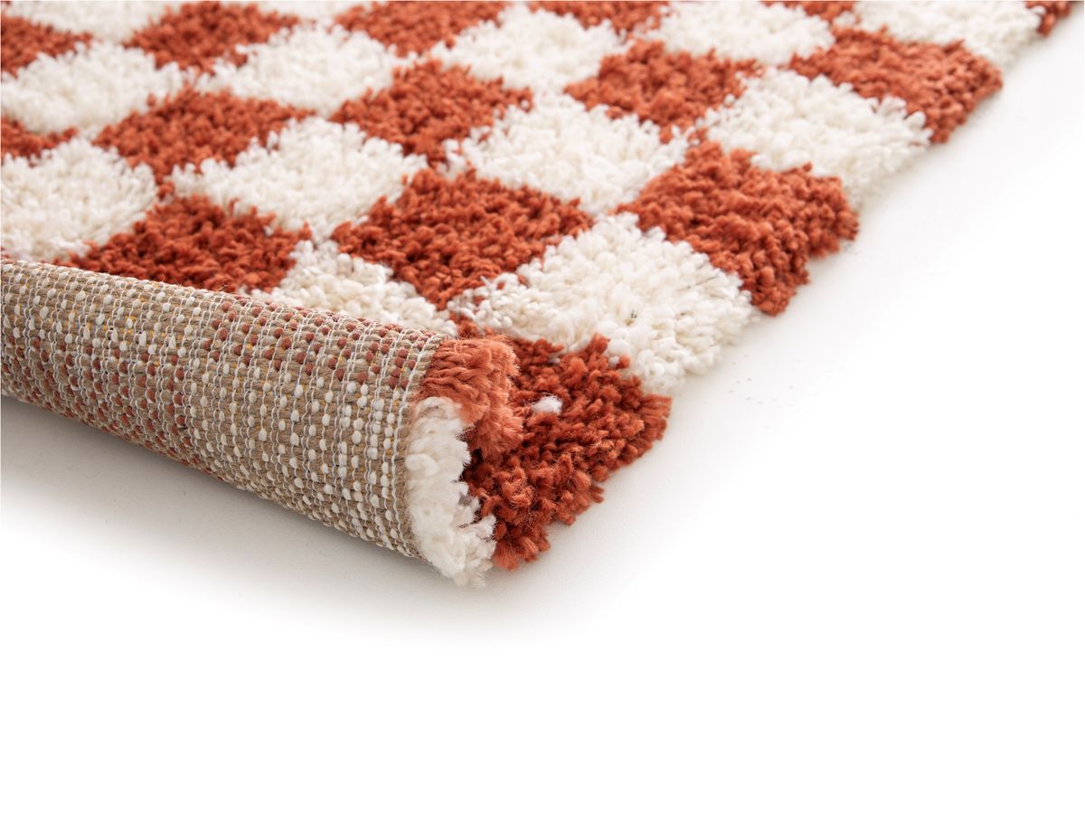 Tapis poils longs DAMIEN motifs damier - Orange