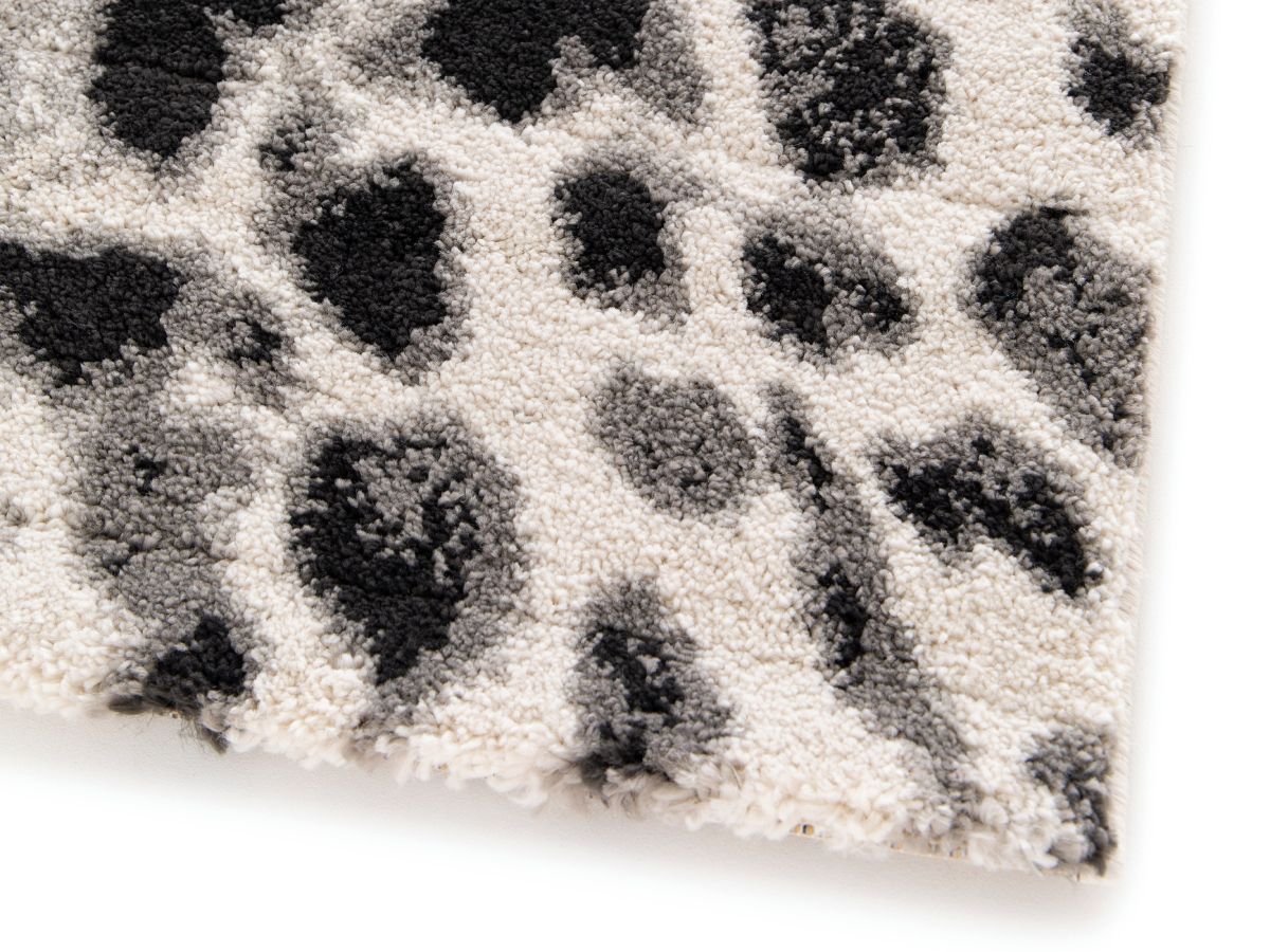 Tapis poils ras MERYL motif léopard - Imprimé léopard noir