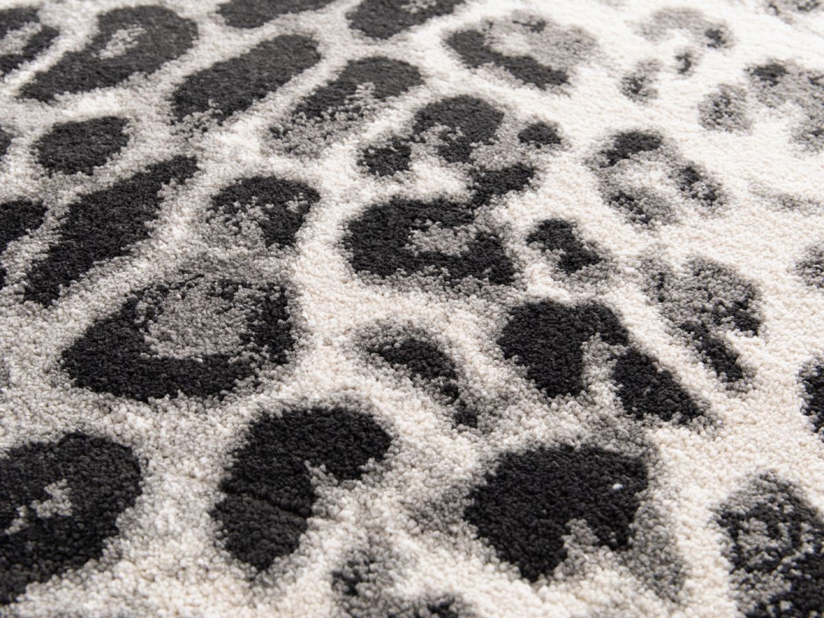 Tapis poils ras MERYL motif léopard - Imprimé léopard noir
