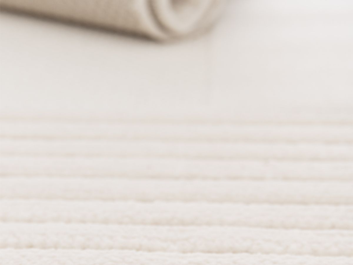 Tapis poils ras SORELLE motif géométrique - Beige